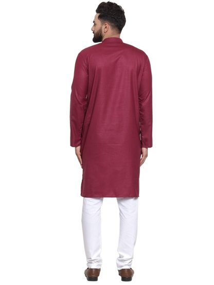 Men’s Kurta Pyjama Set.