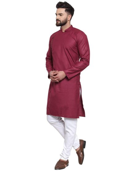 Men’s Kurta Pyjama Set.