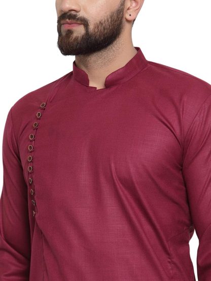 Men’s Kurta Pyjama Set.